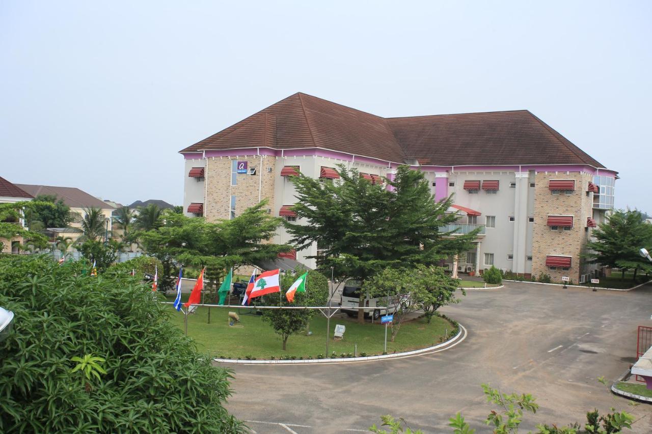 Oxygen Holiday Resort โอเวอร์รี ภายนอก รูปภาพ