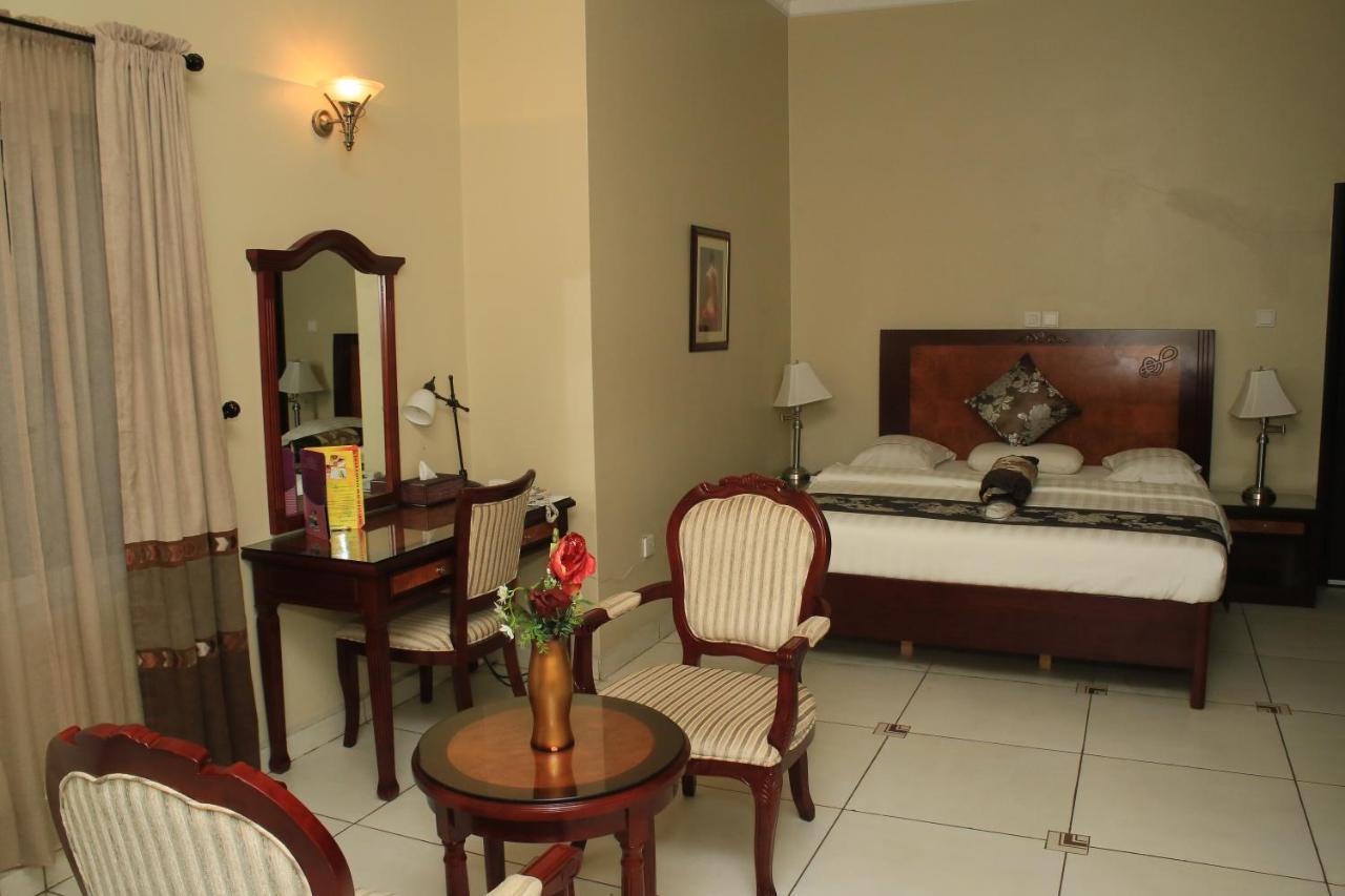 Oxygen Holiday Resort โอเวอร์รี ภายนอก รูปภาพ