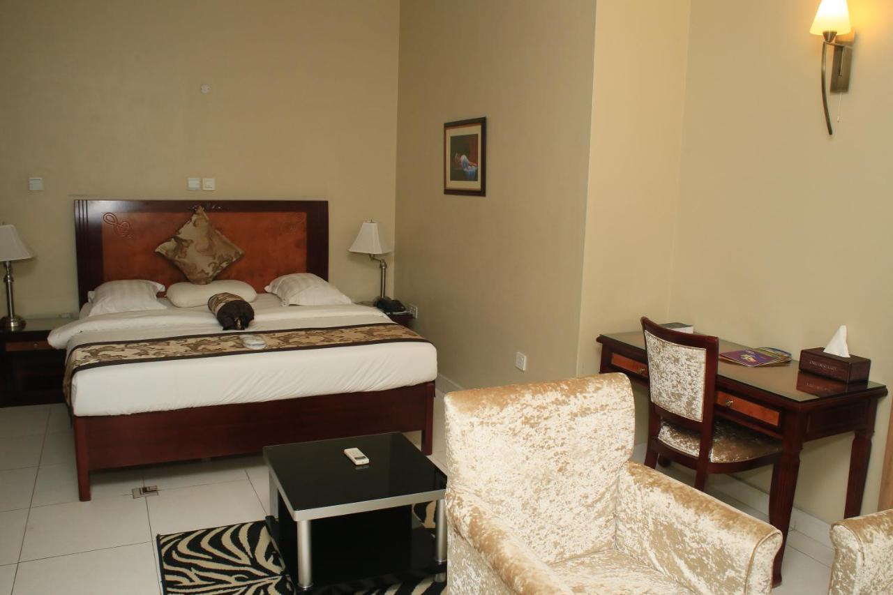 Oxygen Holiday Resort โอเวอร์รี ภายนอก รูปภาพ