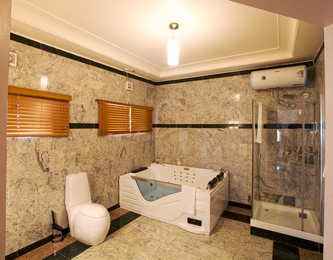 Oxygen Holiday Resort โอเวอร์รี ภายนอก รูปภาพ