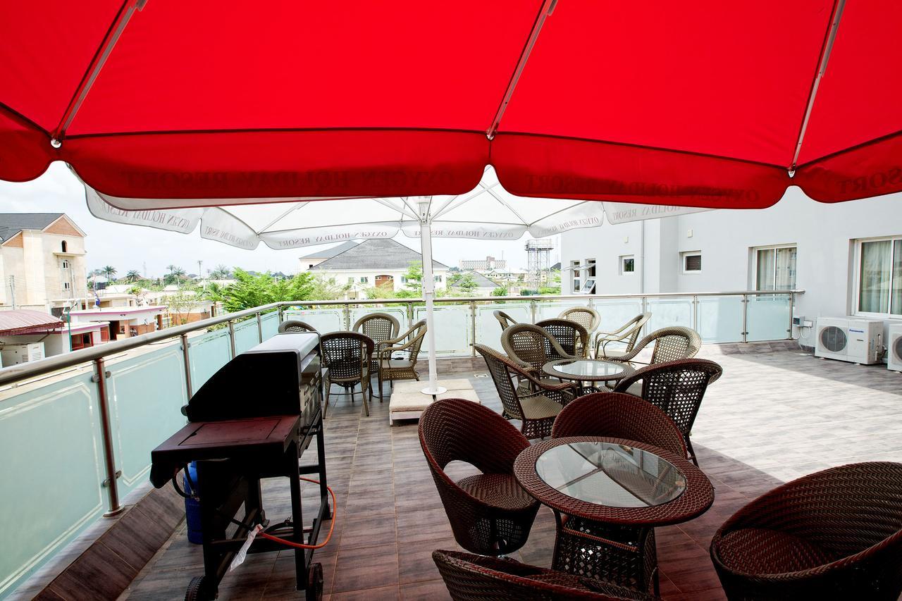 Oxygen Holiday Resort โอเวอร์รี ภายนอก รูปภาพ